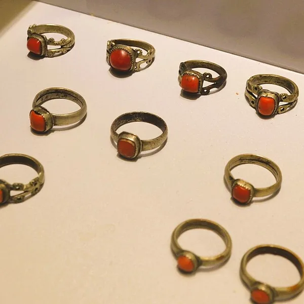 Scrap and broken jewellery